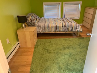 listing photo 1/4